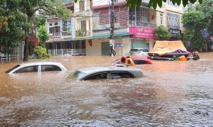 Read more about the article TÁC ĐỘNG CỦA NGẬP LỤT VÀ CÁCH BẢO VỆ NGÔI NHÀ BẰNG CỬA CHỐNG NGẬP